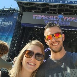 Meet your Posher, Devin